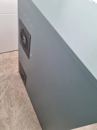 Mueble gris para torre PC