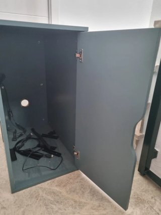 Mueble gris para torre PC