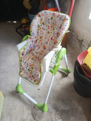 Trona de bebé con estampado divertido