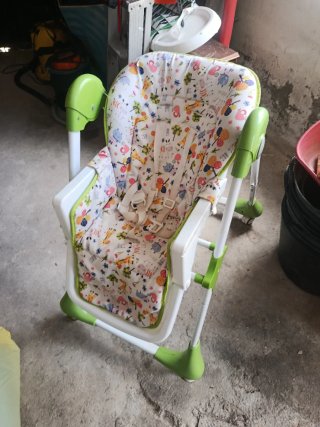 Trona de bebé con estampado divertido