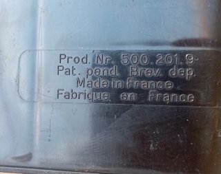 Caja de pesca vintage: señuelos, flotadores