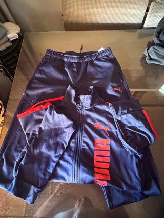 Conjunto deportivo Puma azul y rojo talla 15/16