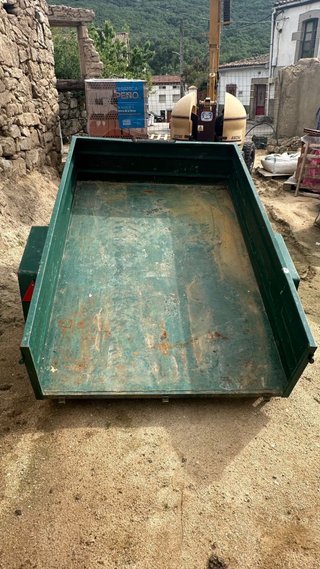 Remolque basculante verde