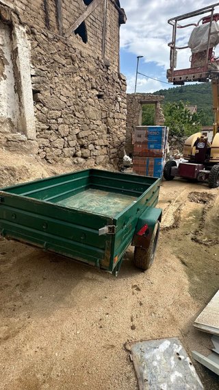 Remolque basculante verde