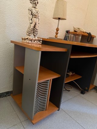 Scrivania in legno