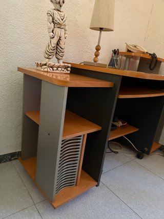 Scrivania in legno