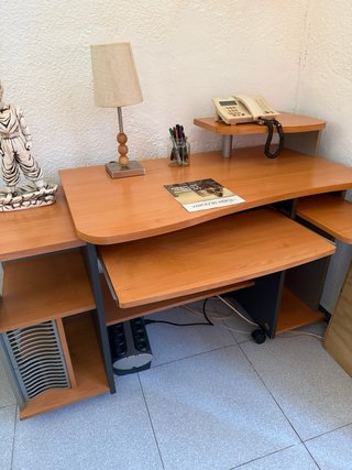 Scrivania in legno
