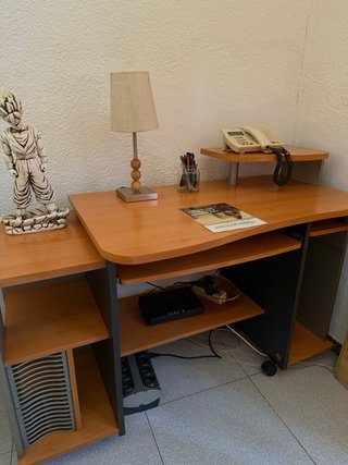 Scrivania in legno