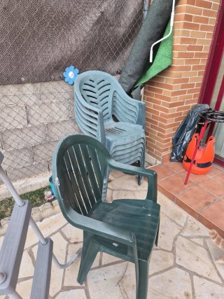 Tavolo da giardino in vetro e metallo