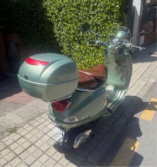 Vespa 125 LXV i.e. 2012 Verde
