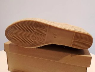 Botas cuña ante perforadas