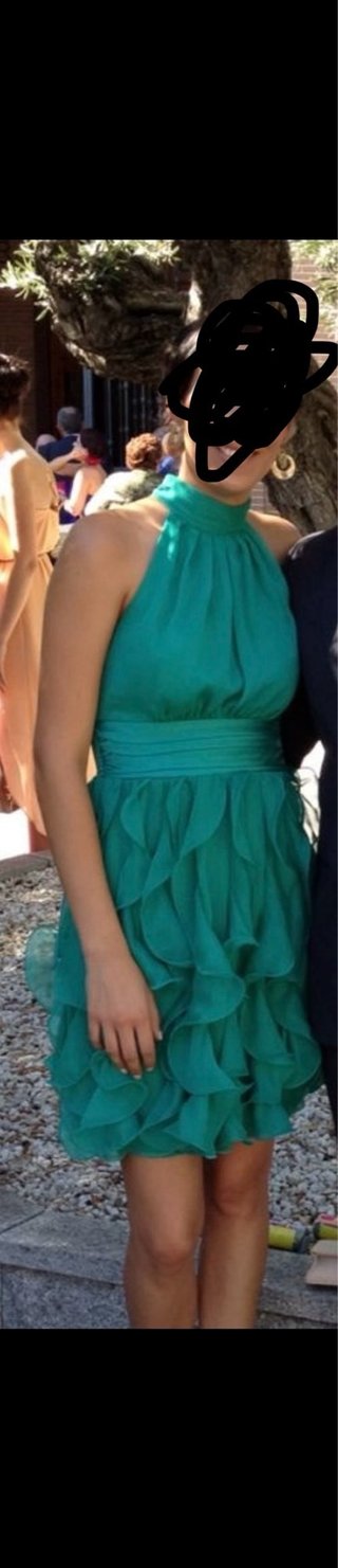 Vestido fiesta verde con volantes