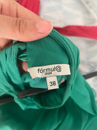 Vestido fiesta verde con volantes