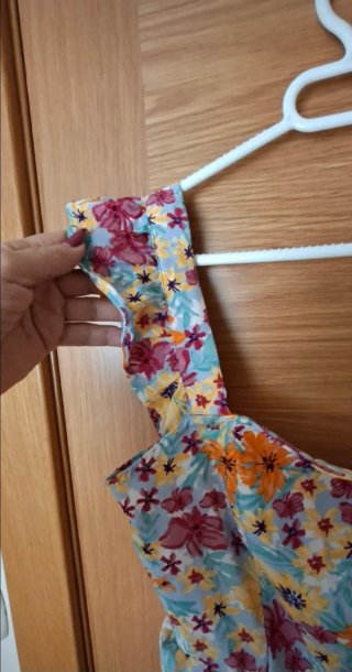 Vestido estampado, espalda descubierta. Talla S