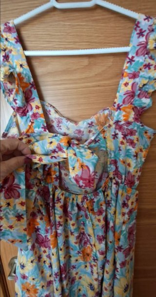 Vestido estampado, espalda descubierta. Talla S