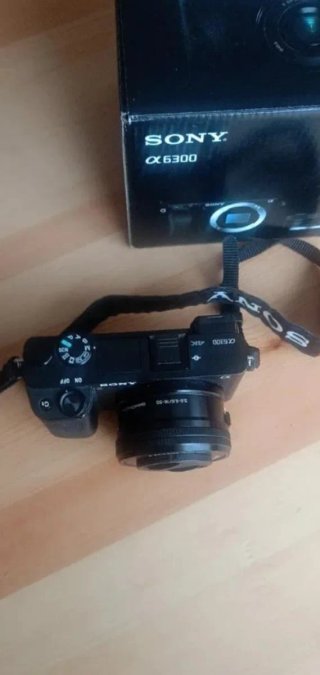Cámara Sony Alpha a6300 con objetivo