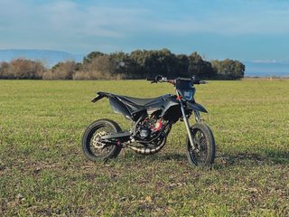 Beta Enduro/Supermoto Moto Negra 2020