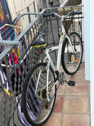 Bicicleta Blanca BTWIN
