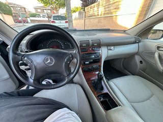 Mercedes-Benz Clase C 2004