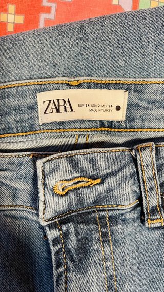 Pantalón vaquero Zara flare