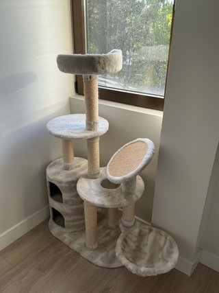 Torre rascador para gatos con cama nido