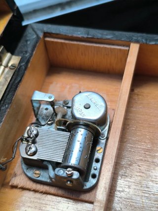 Caja Musical Antigua