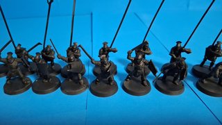 22 Uruk-Hai El señor de los anillos Warhammer LOTR