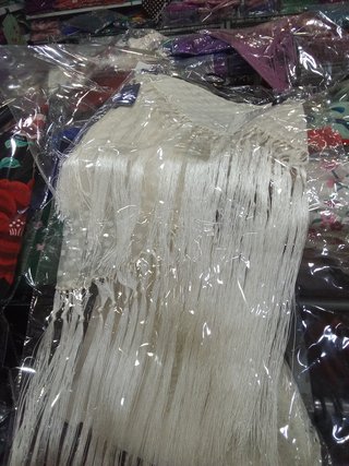 Mantón plumeti beige con flecos