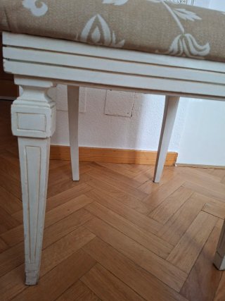 Juego de 2 sillas tapizadas y de madera