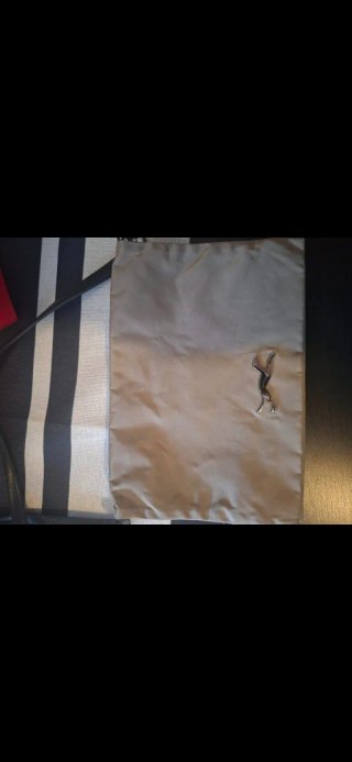Bolso Tommy Hilfiger Negro y Beige 30 euros cada 1