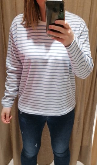 Sudadera Stradivarius rayas azul y blanco