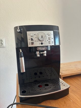 Cafetera DeLonghi Magnifica S Negra