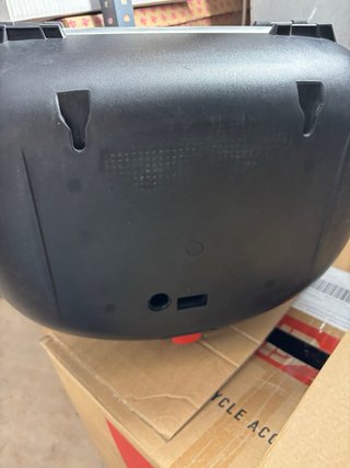 Baúl Suzuki/Givi 42L Moto