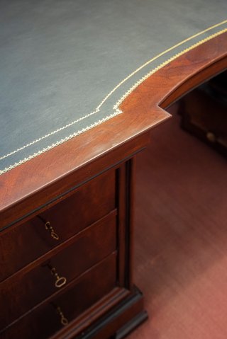 Mesa despacho madera y piel - Bonilla