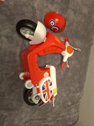 Moto Nancy Scooter Roja y Blanca