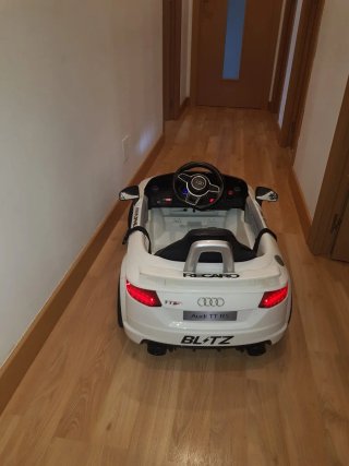Coche Eléctrico Infantil Audi TT RS