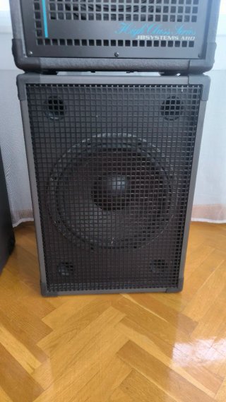 Altavoces JBSYSTEMS M10 y Subwoofers.