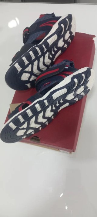 Sandalias Levi's para niño talla 33