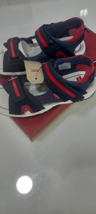 Sandalias Levi's para niño talla 33