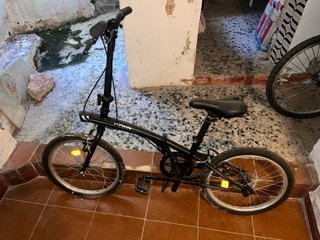 Bicicleta plegable BTWIN negra