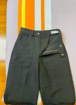 Pantalón Zara