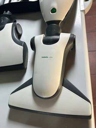 Aspiradora Vorwerk VK200 con accesorios