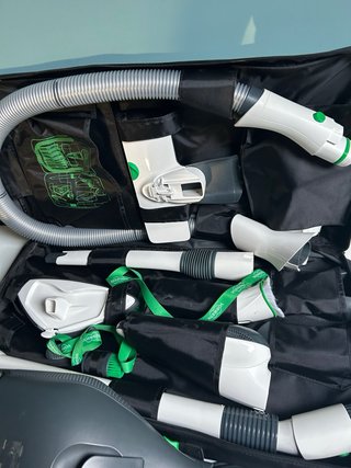 Aspiradora Vorwerk VK200 con accesorios