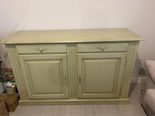 Mueble de salón de madera verde