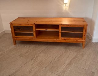 Mueble TV IKEA LEKSVIK Pino Macizo