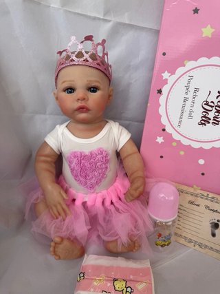Bambola reborn principessa con corona due vestiti