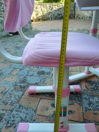 Escritorio y silla infantil rosa