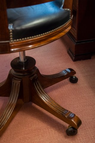 Sillón piel giratorio - Bonilla