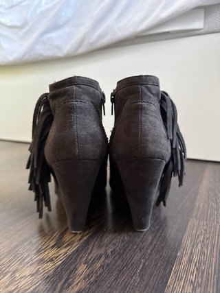 Botines tacón cuña flecos Talla 38