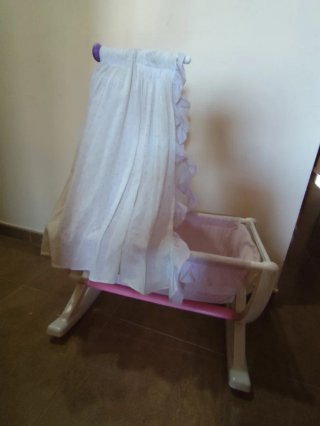 Cuna de juguete para bebé